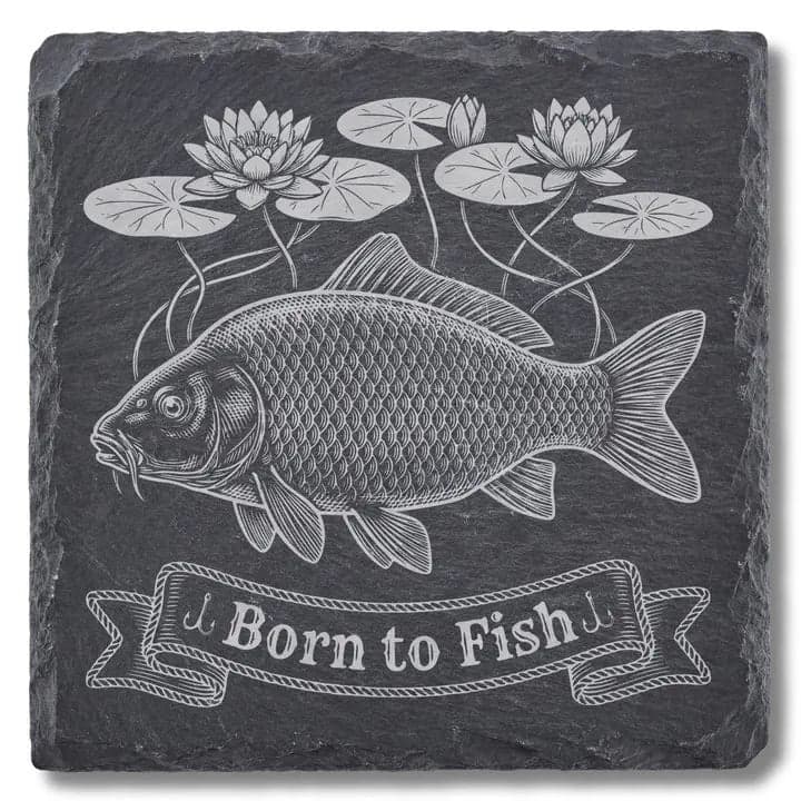 Schieferuntersetzer Karpfen „Born to Fish“ – Angler Geschenk