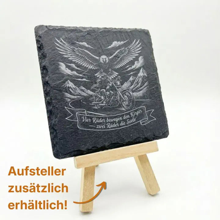Schiefer Moment Untersetzer mit Motorrad-Adler-Motiv auf Holzstaffelei mit optionalem Aufsteller