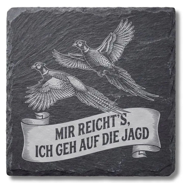 Schiefer Moment Untersetzer mit Fasan-Gravur und Jagdspruch auf Naturschiefer, Frontalansicht freigestellt