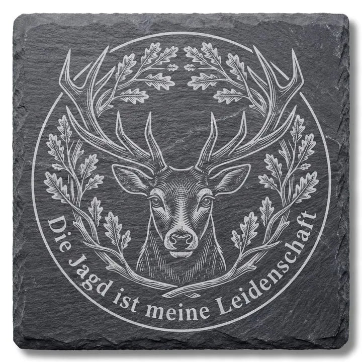 Schiefer Moment Untersetzer mit Hirsch-Gravur im Vintage-Stil auf weißem Hintergrund freigestellt