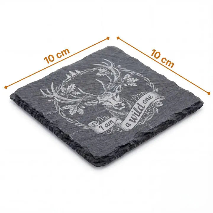 Schiefer Moment Untersetzer 10x10 cm mit detaillierter Hirsch-Gravur und Eichenlaub-Ornamentik