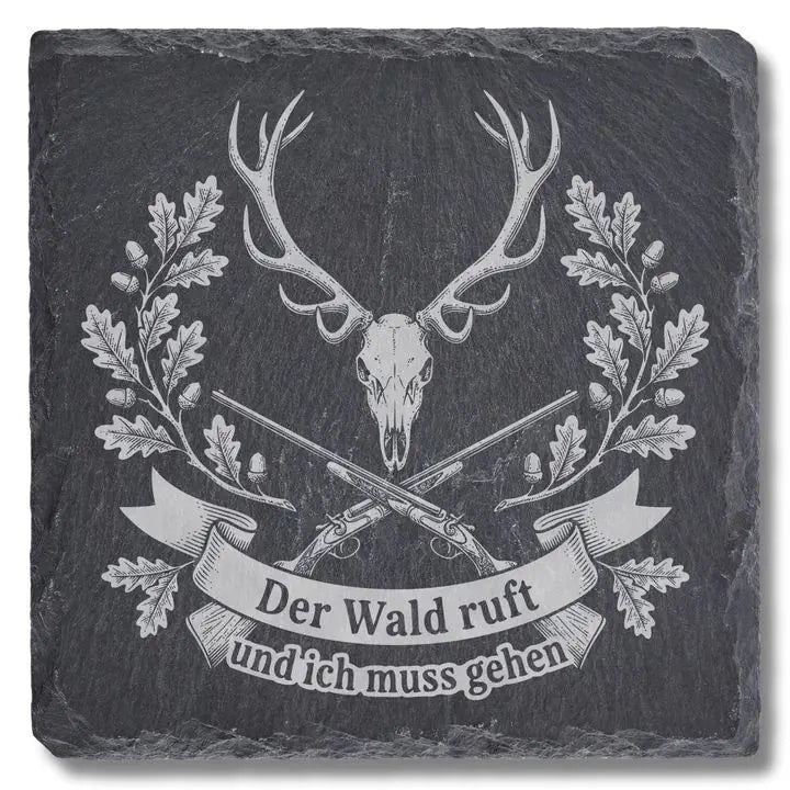 Schiefer Moment Untersetzer mit Hirschschädel-Gravur und Jagdmotiv auf weißem Hintergrund