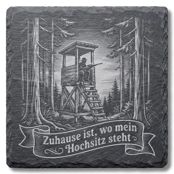 Schiefer Moment Untersetzer mit Hochsitz-Jäger-Gravur im Vintage-Stil auf weißem Hintergrund