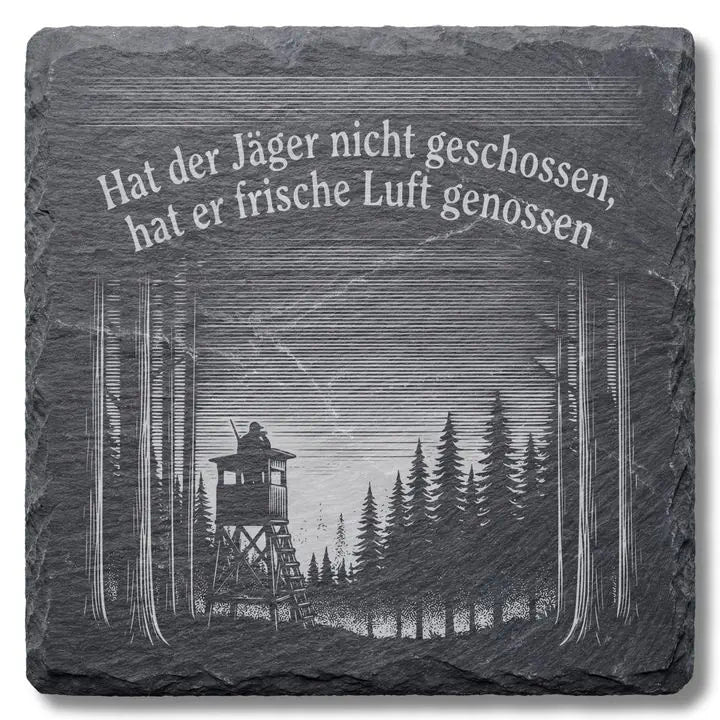Schiefer Moment Untersetzer mit Jäger-auf-Hochsitz-Gravur im Vintage-Stil auf weißem Hintergrund
