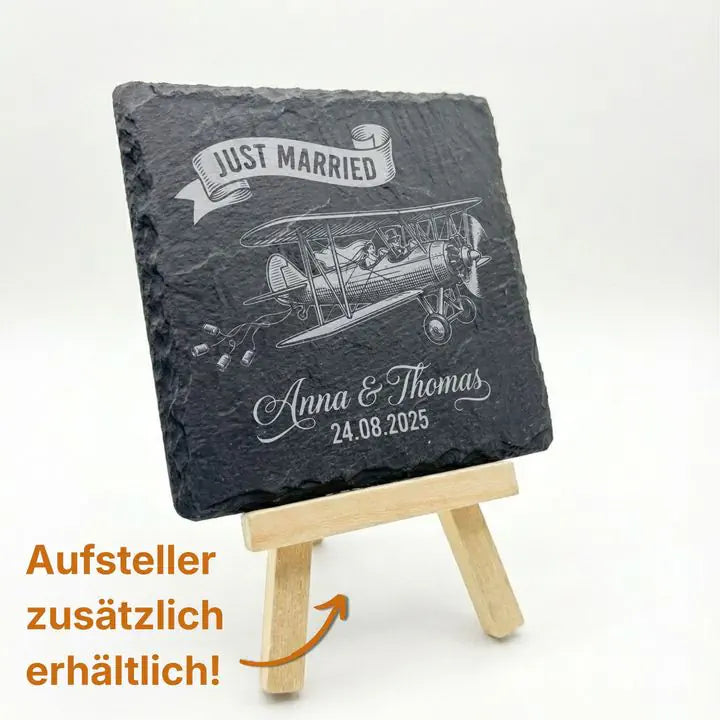 Schiefer Moment Untersetzer mit Hochzeits-Doppeldecker-Gravur auf Holzstaffelei mit optionalem Aufsteller