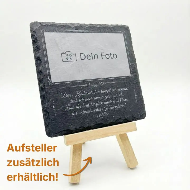 Schiefer Untersetzer mit Fotorahmen und Mama-Spruch auf Holzstaffelei mit optionalem Aufsteller