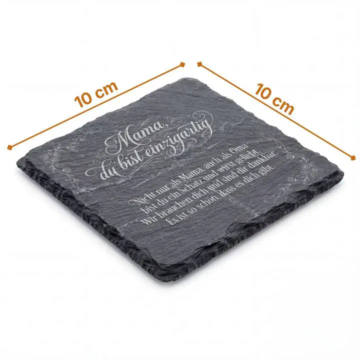 Schiefer Moment Untersetzer 10 x 10 cm mit eleganter Mama-Typografie und Massangaben