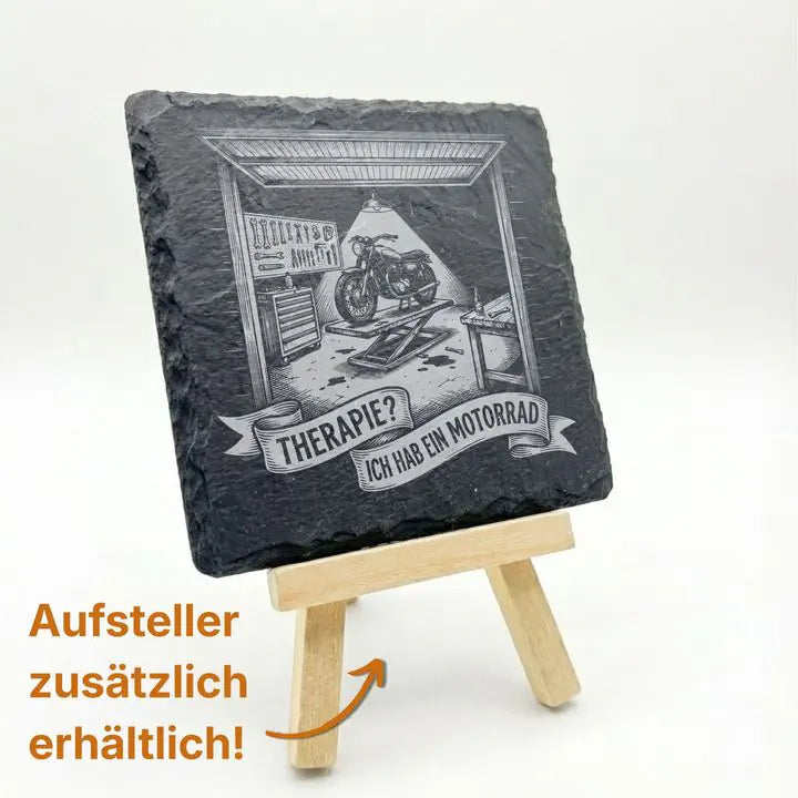 Schiefer Moment Untersetzer mit Biker-Werkstatt-Motiv auf Holzstaffelei mit optionalem Aufsteller