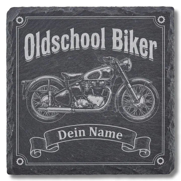 Schiefer Moment Untersetzer mit Oldschool Biker Motorrad-Gravur auf weissem Hintergrund freigestellt