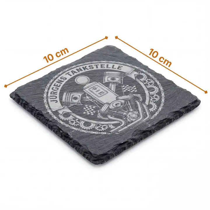 Schieferuntersetzer 10x10 cm mit Retro Zapfsaeule und Motorkolben Gravur mit Massangaben